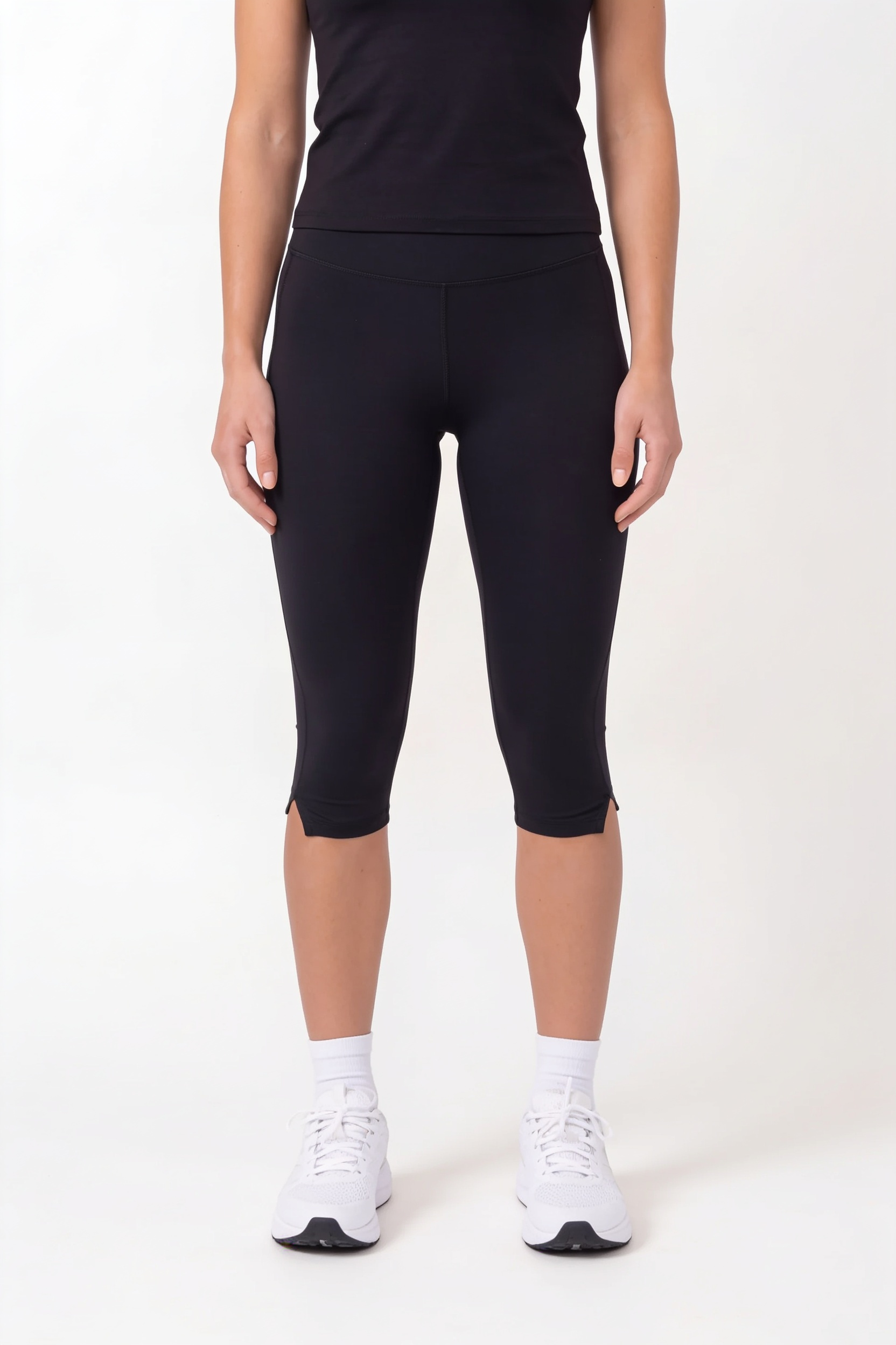 Women's Sculpting Performance Capri Legging | Wren & Co.