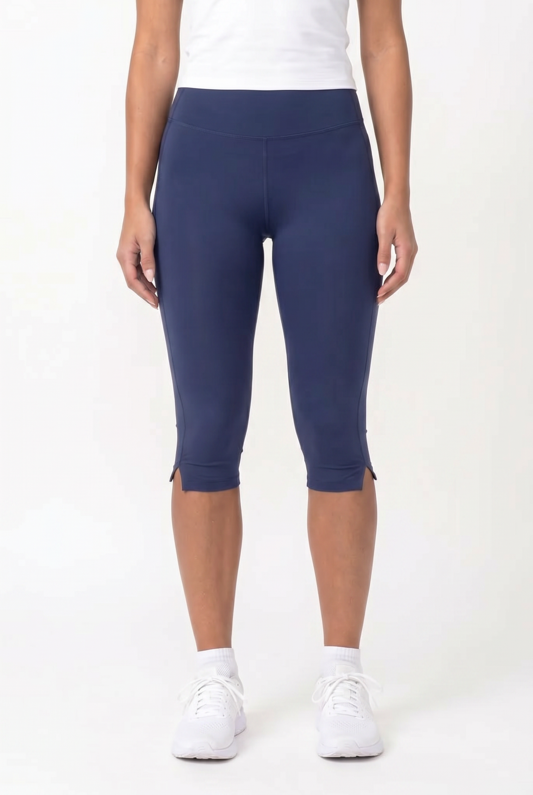 Women's Sculpting Performance Capri Legging | Wren & Co.
