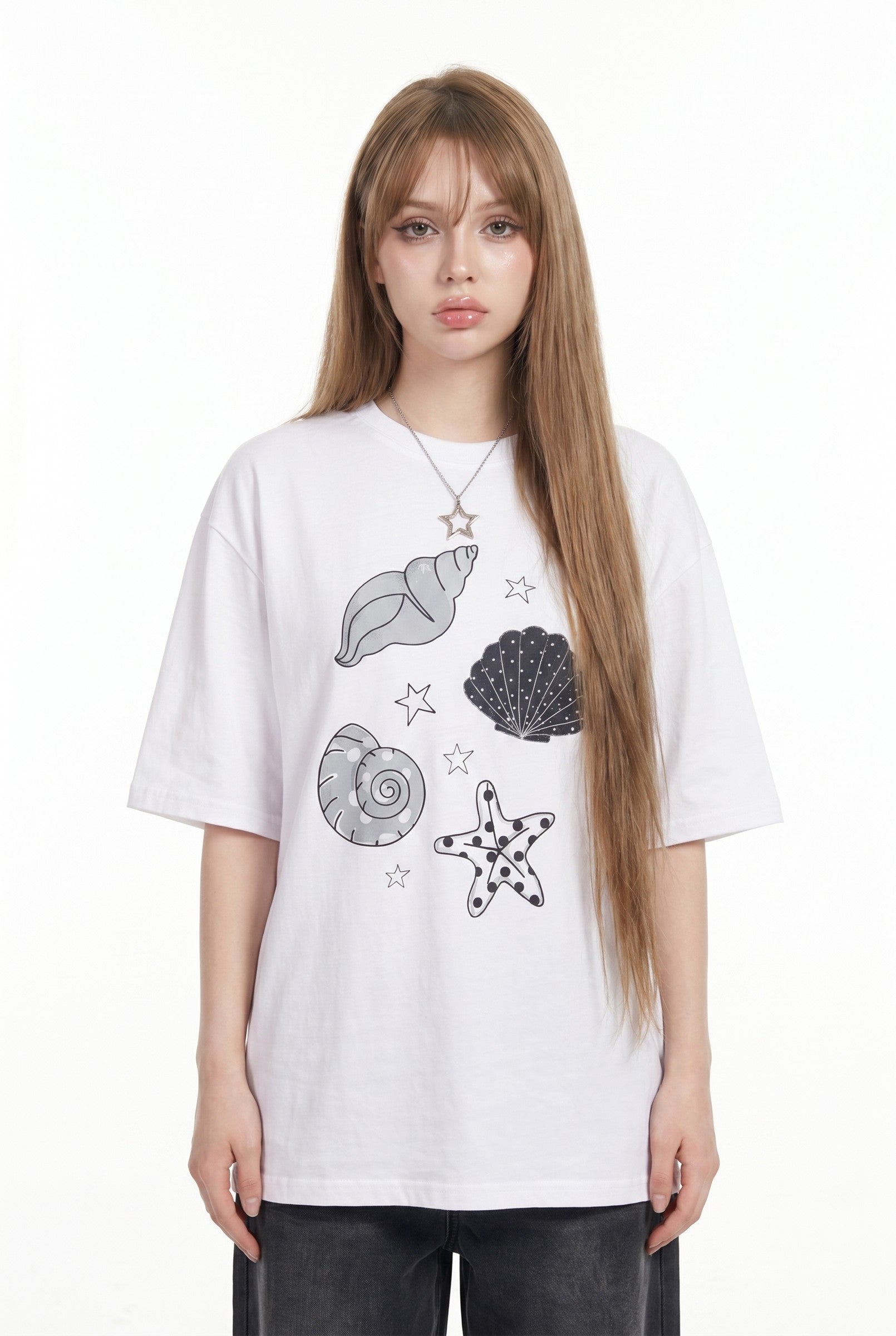 Women's Relaxed Seashell Graphic Oversized T-Shirt | Wren & Co.